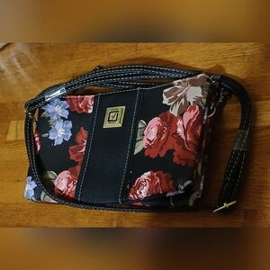 ⚘️Stone Mountain NWOT‎ Floral Black Crossbody Bag
